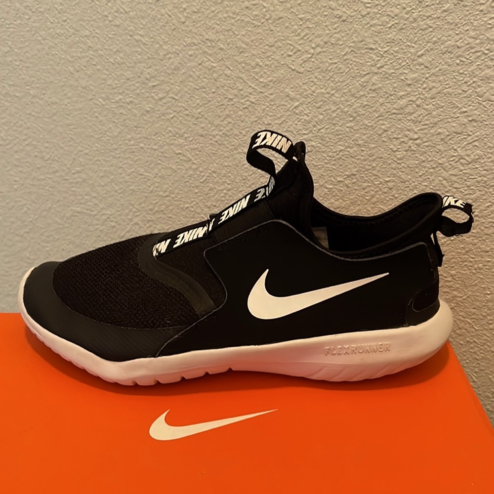 Nike Flex Runner (GS) 6.5 Y